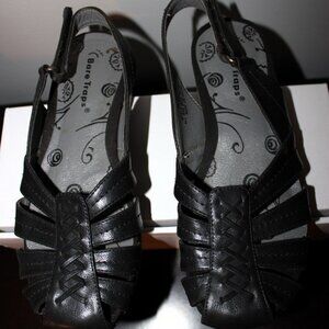 Bare Traps sandals, black w/velcro back strap
